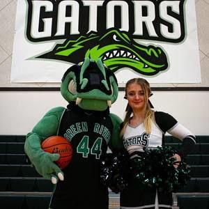 Meet your Posher, Destinee